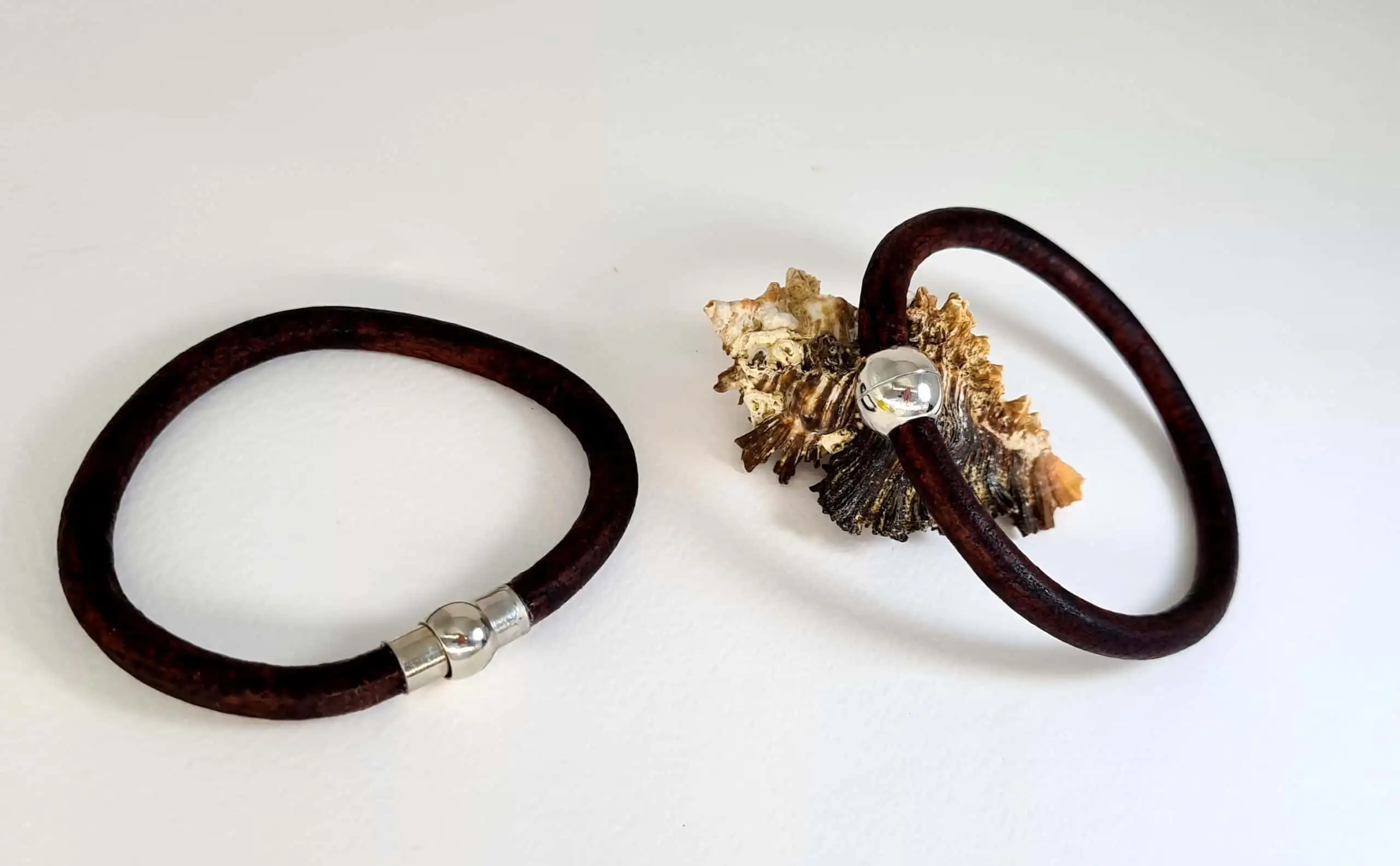 Δερμάτινο βραχιόλι.