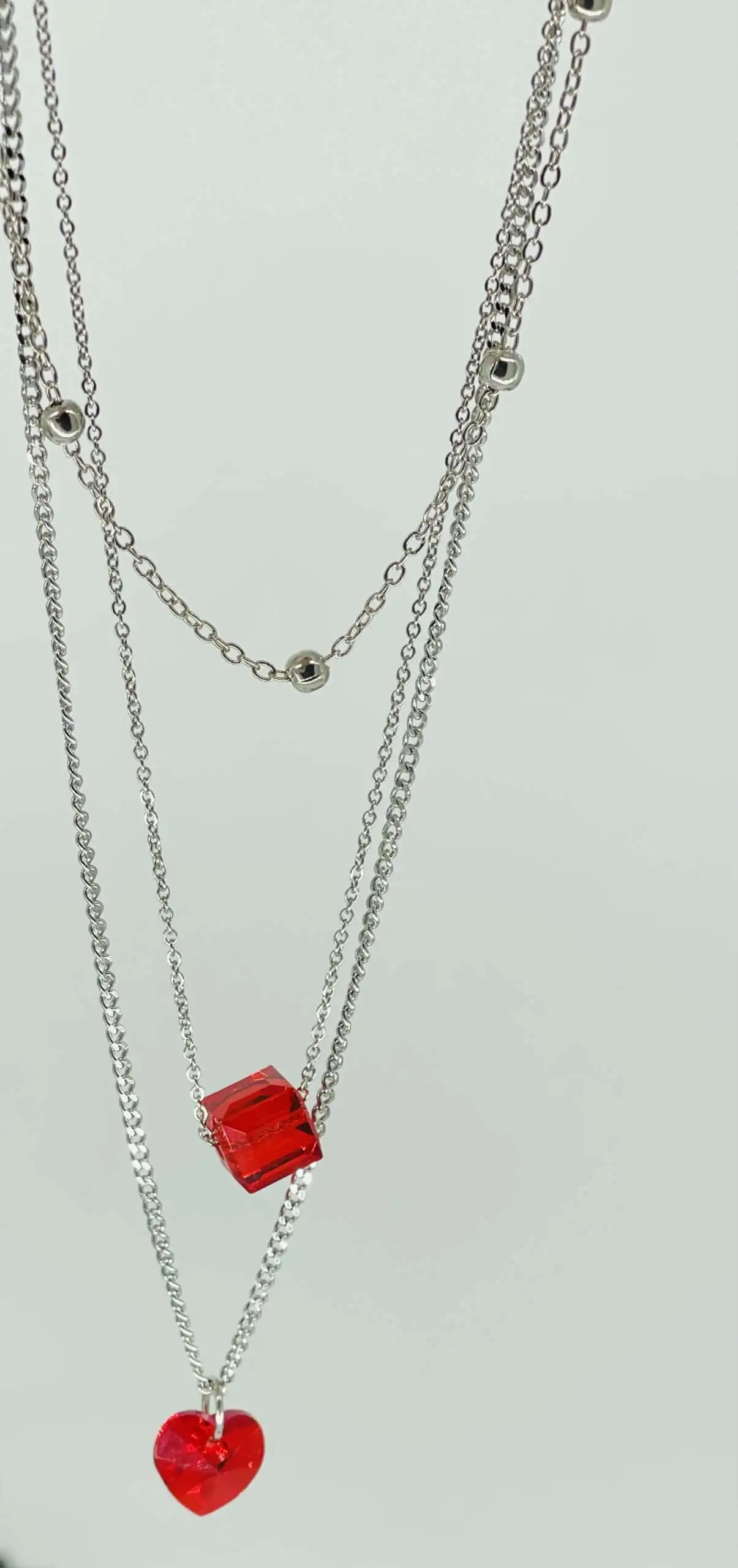 Όλα στο κόκκινο