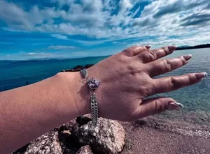 shinny love bracelet