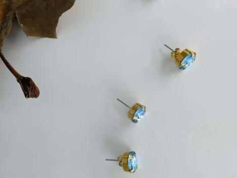 Swarovski studs earrings