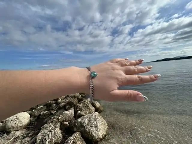 shinny love bracelet