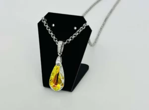 Queen Necklace