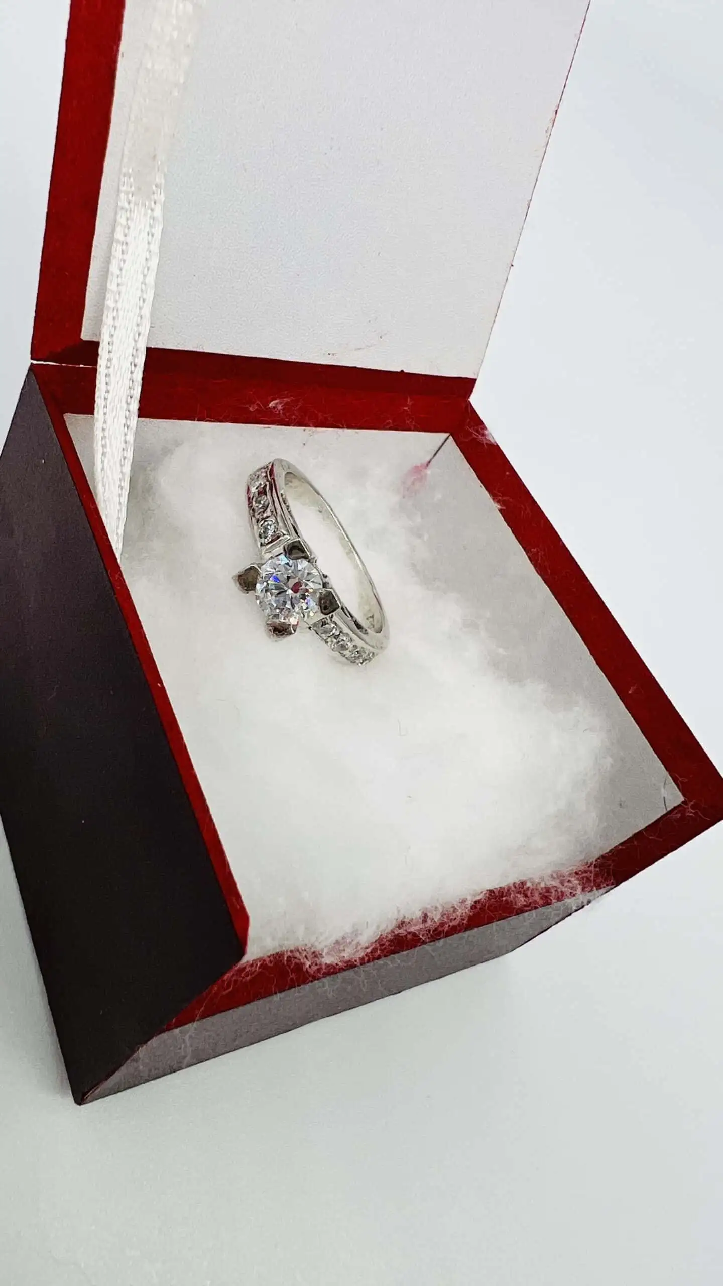 Ασημένιο μονόπετρο