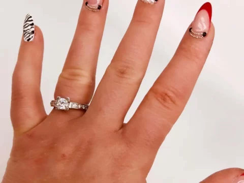 Ασημένιο μονόπετρο