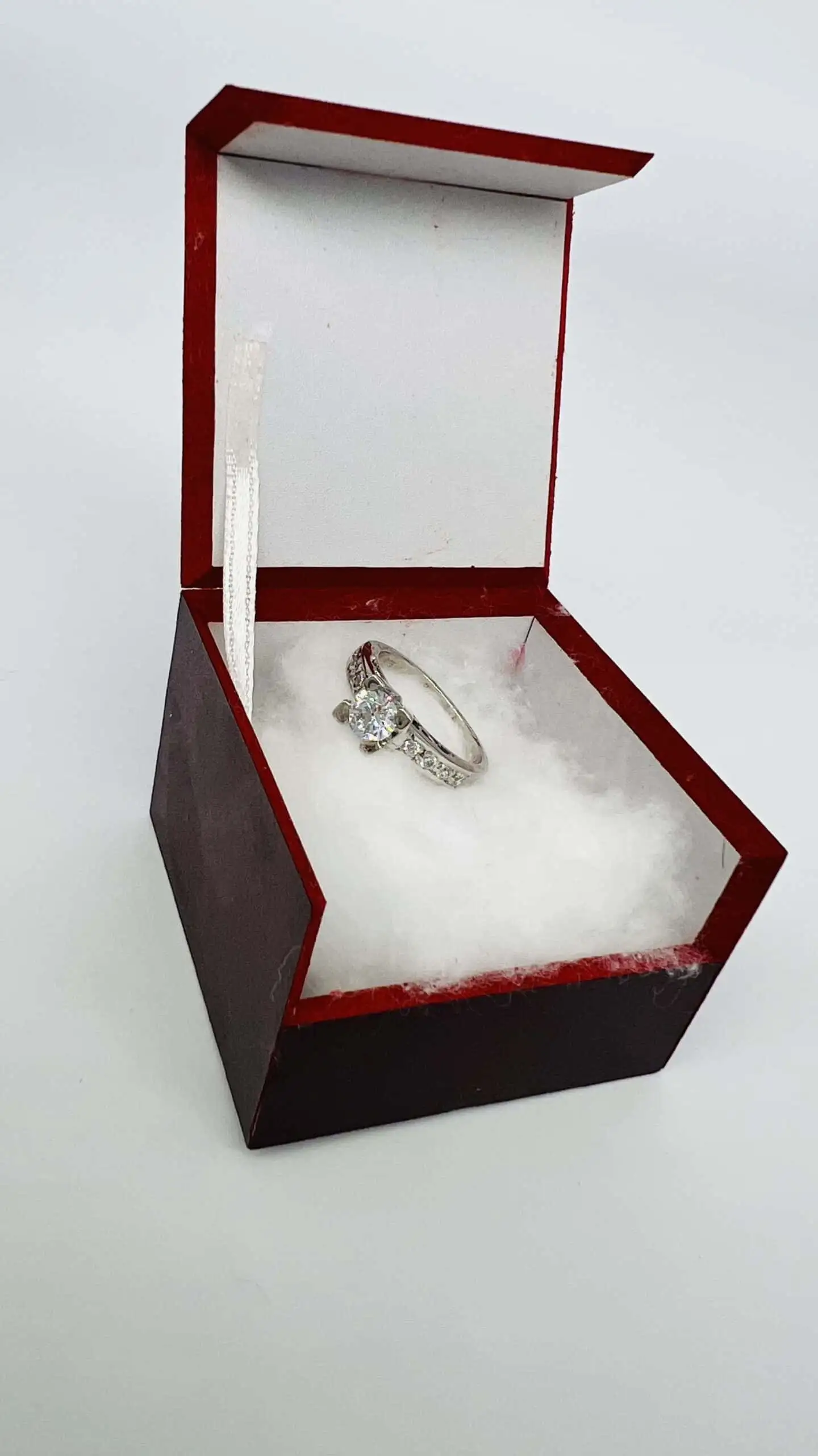 Ασημένιο μονόπετρο