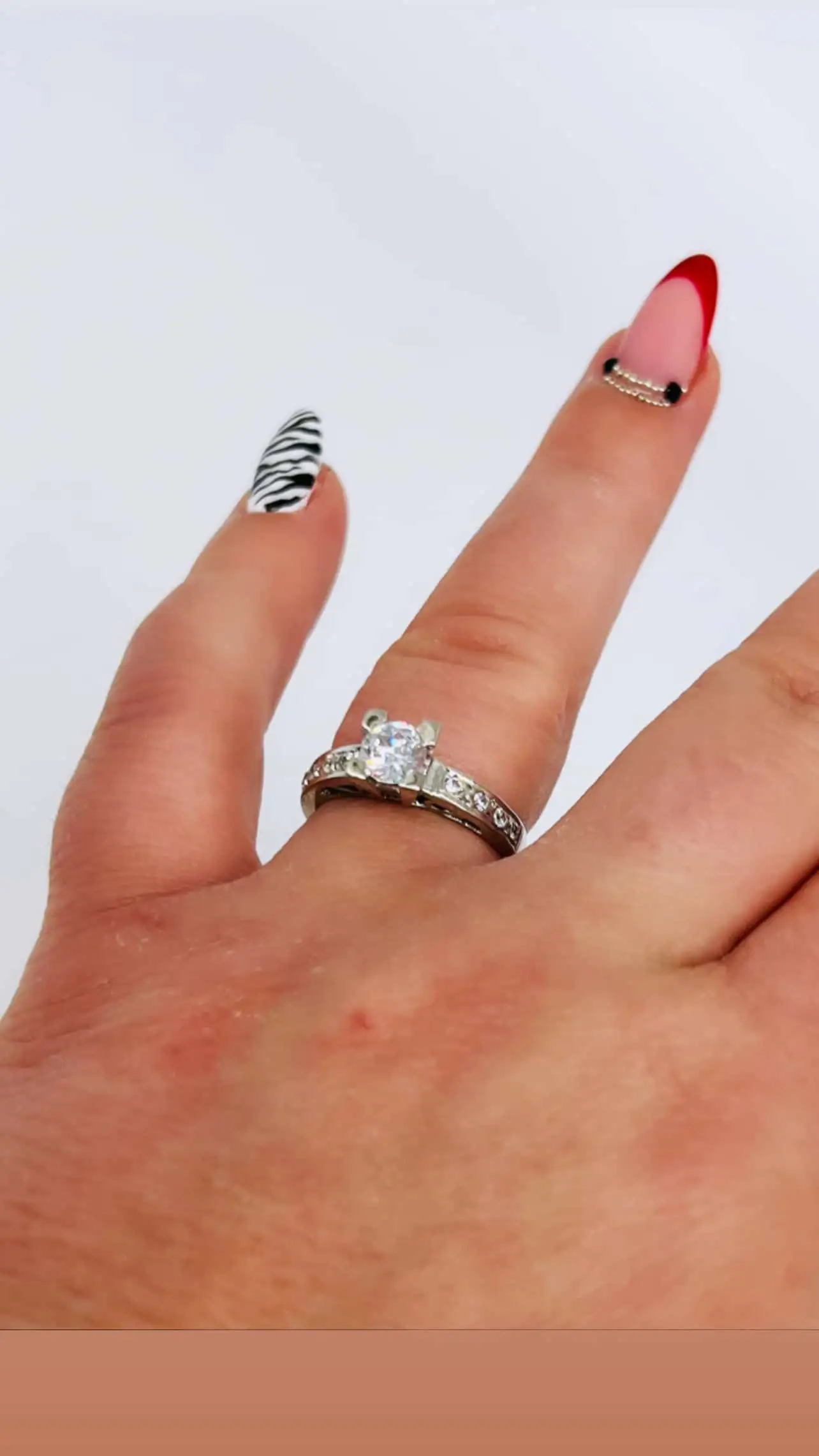 Ασημένιο μονόπετρο