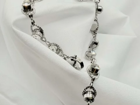 Diamond eyes bracelet