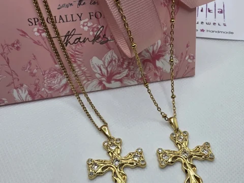 Γυναικείος σταυρός