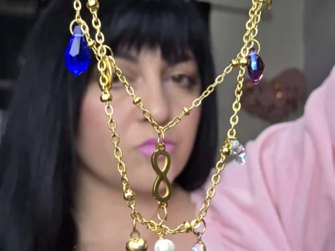 Διπλό κολιέ με κρεμαστά στοιχεία